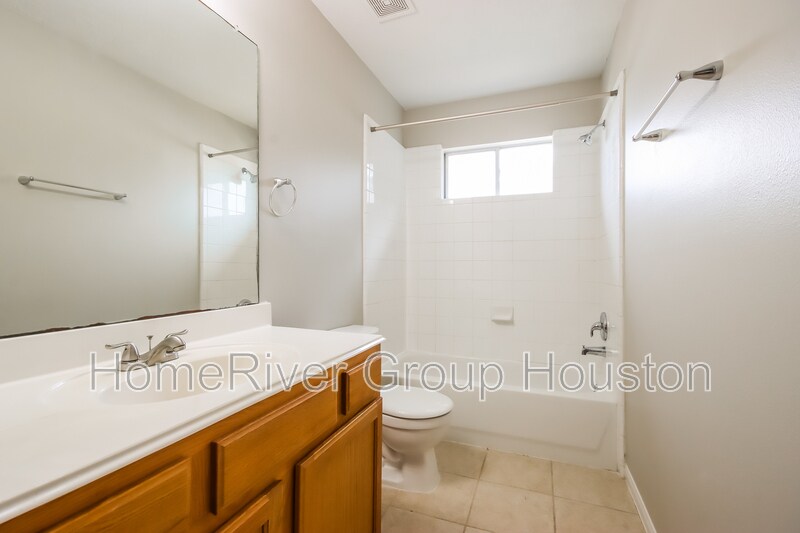 Building Photo - 18722 Racquet Sports Way