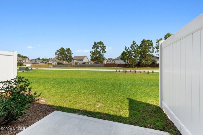 Building Photo - 3121 Lobelia Ln