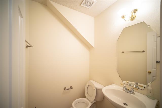 Building Photo - 4500 Shady Hollow Dr