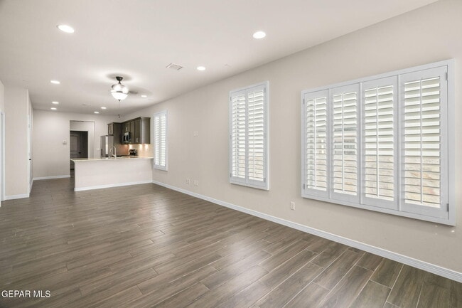 Building Photo - 14735 Pebble Hills Blvd