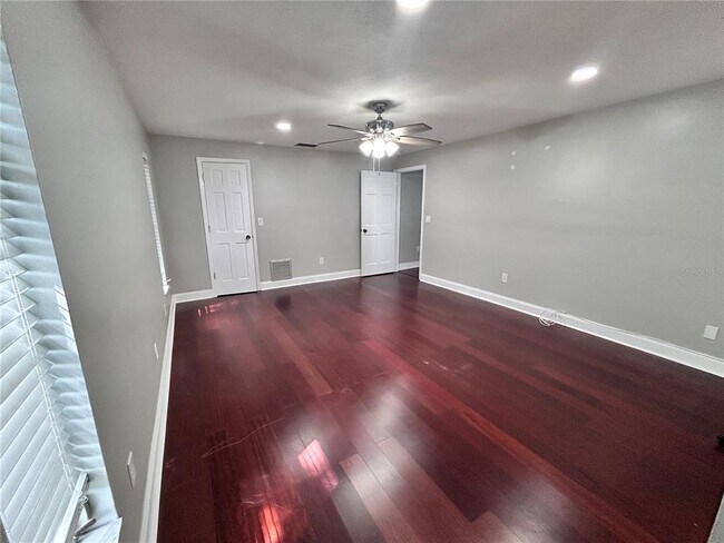Building Photo - 3143 Fiesta Dr