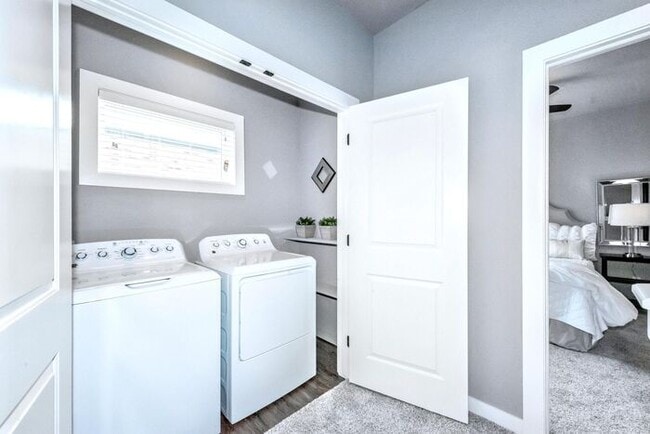 Building Photo - 517 E B St