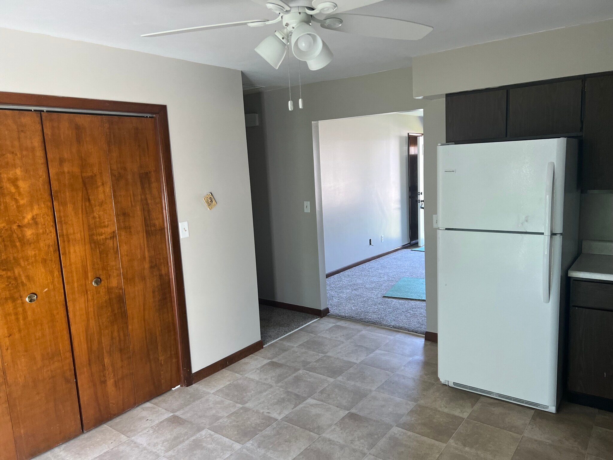 Building Photo - 1203 W Centre St