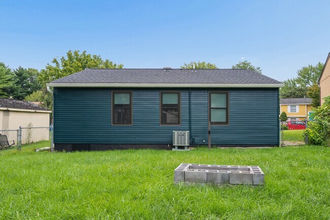 Building Photo - 507 Logan St