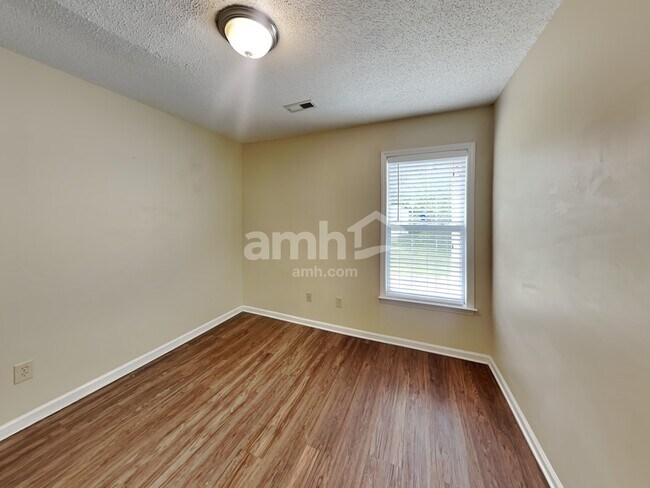 Building Photo - 4902 Hunters Bluff
