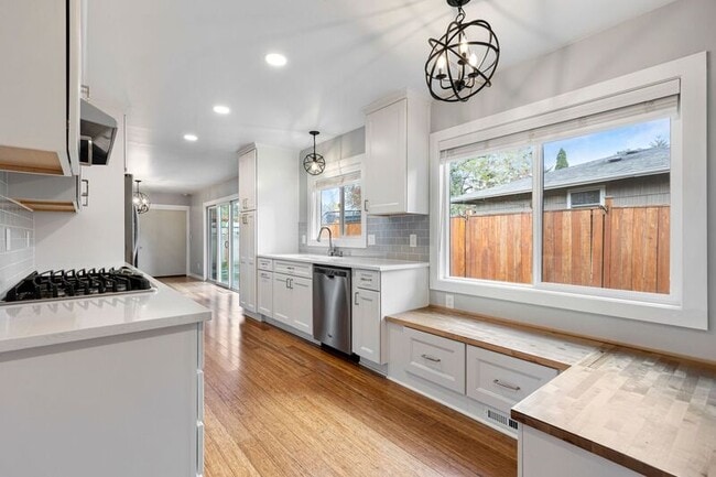 Building Photo - 8580 SE 34th Ave