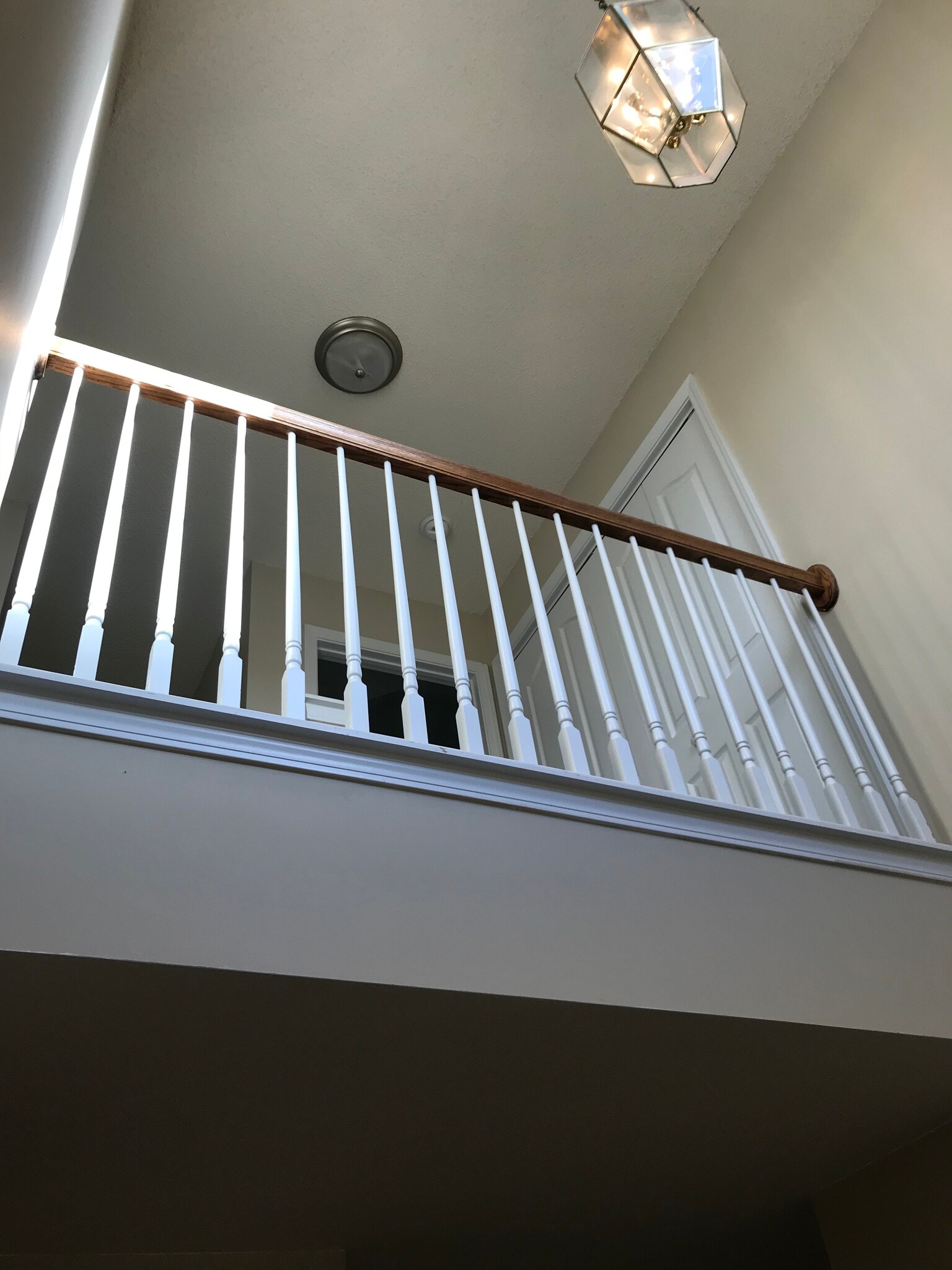 ENTRYWAY LOOKING UP TO SECOND FLOOR - 2808 Cougar Hill Ct