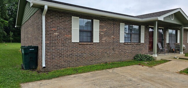 Building Photo - 5102 N Moore Lane
