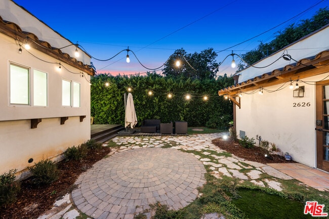 Building Photo - 2624 S Palm Grove Ave