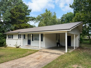 Building Photo - 107 Ann Dr