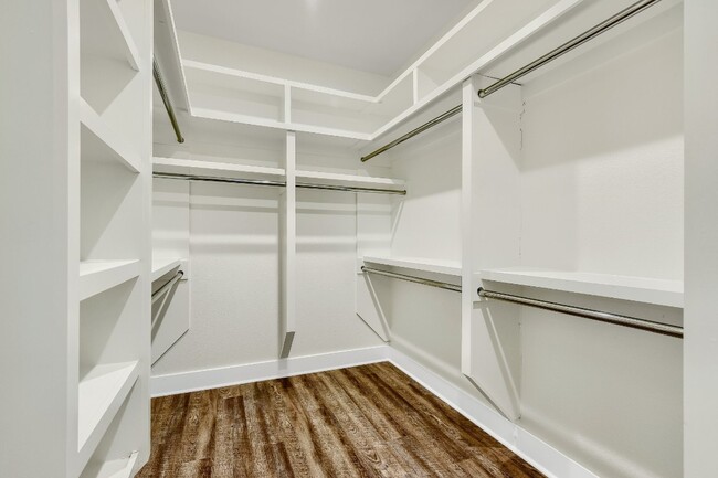 Building Photo - 412 Carneros Dr