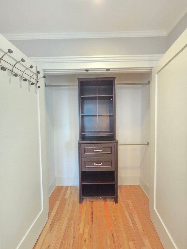 Building Photo - $2,600 - 3 Bed / 2 Bath Beautiful Craftsman Home by Manito Park