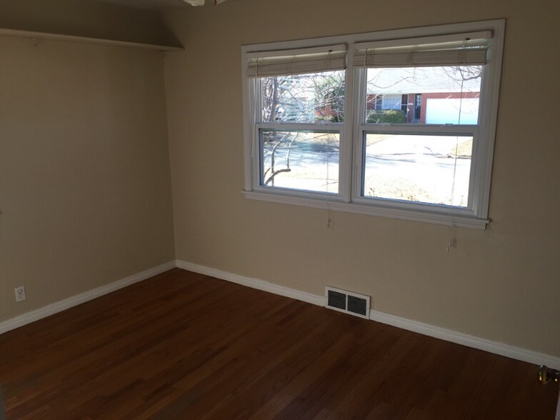 Building Photo - 9420 Mahler Pl