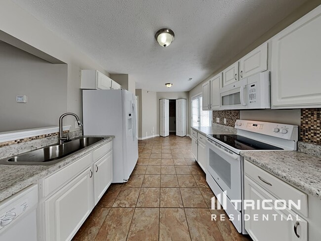Building Photo - 2240 Crescent Valley Ln