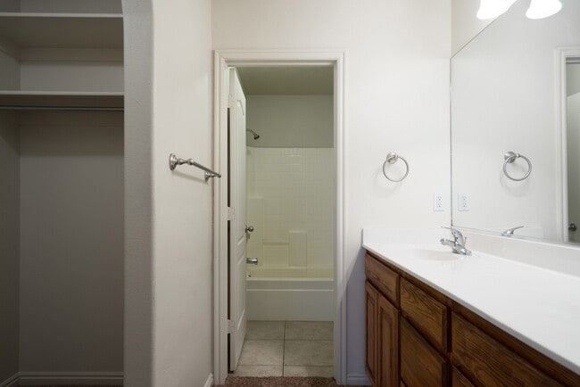 Building Photo - Five bedroom, three bath, 2,300 sq ft town...