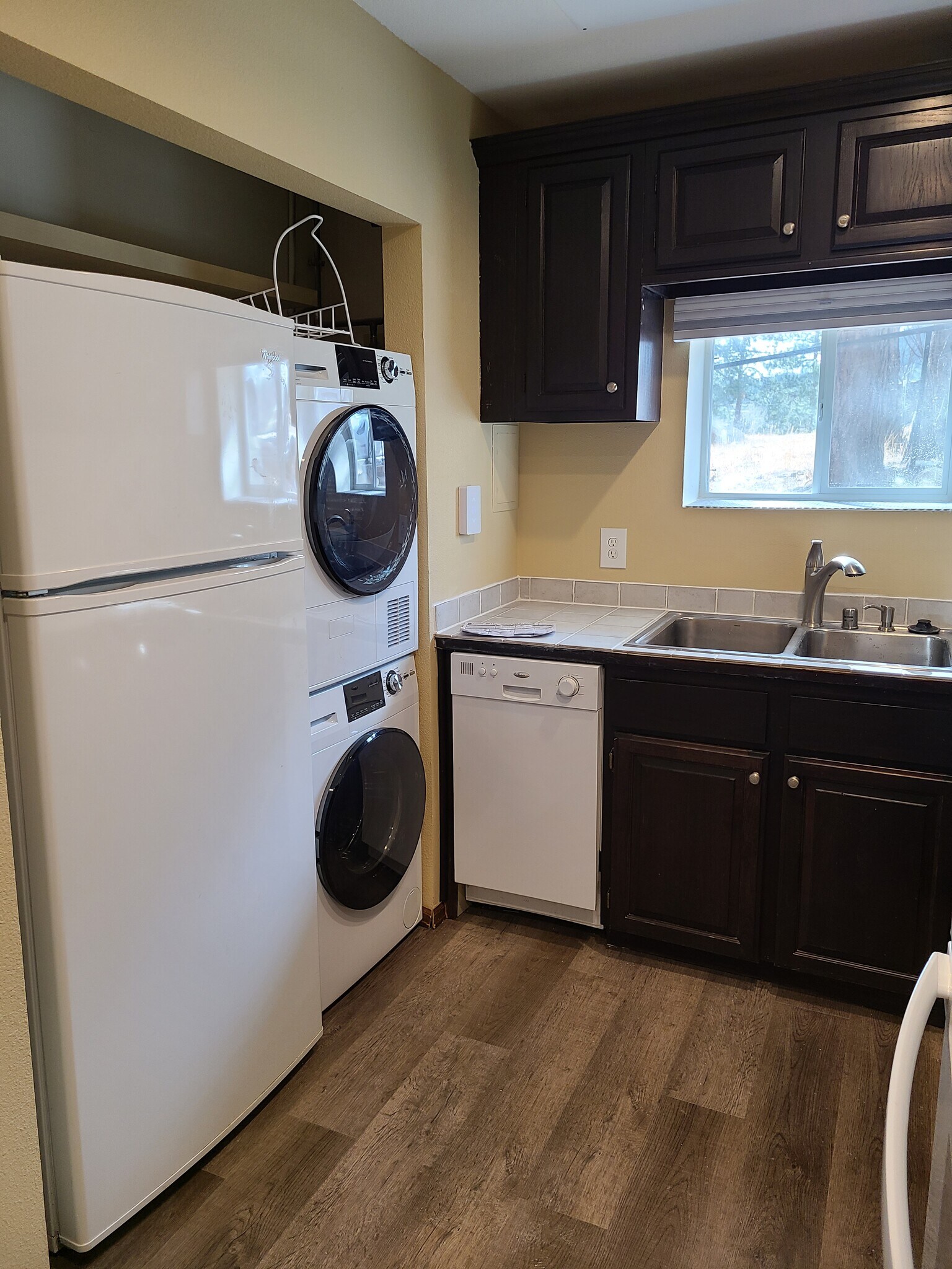 Building Photo - 120 Wisp Creek Dr
