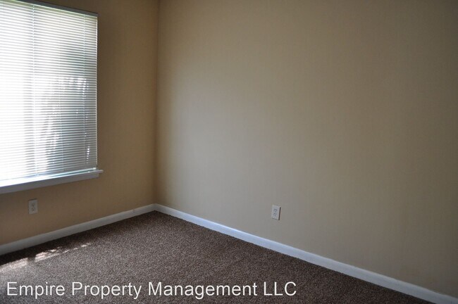 Building Photo - 2220 Wind Trace Cir SW