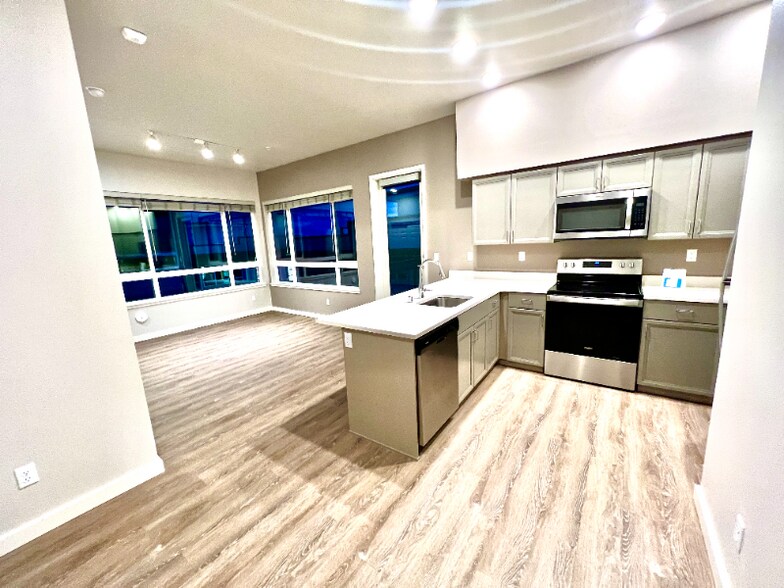 Building Photo - 2330 Yakima Ct