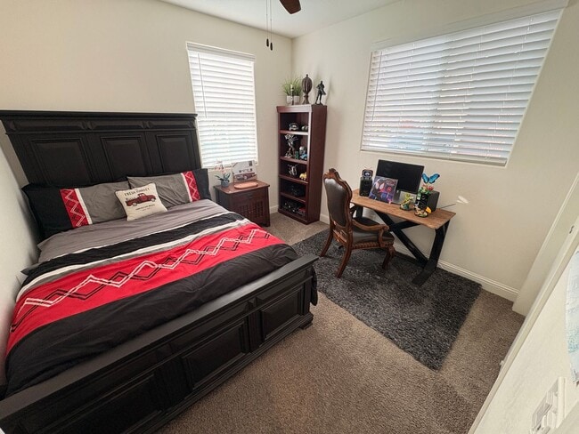 Building Photo - Beautiful 4 bedroom home for rent in Visalia, CA