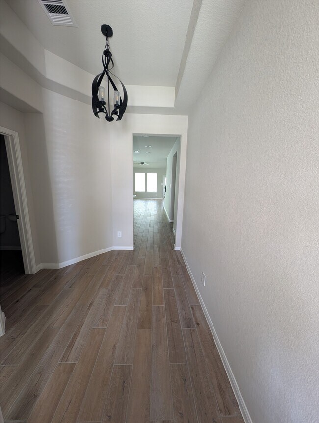 Building Photo - 20915 Snowmane Stable Wy