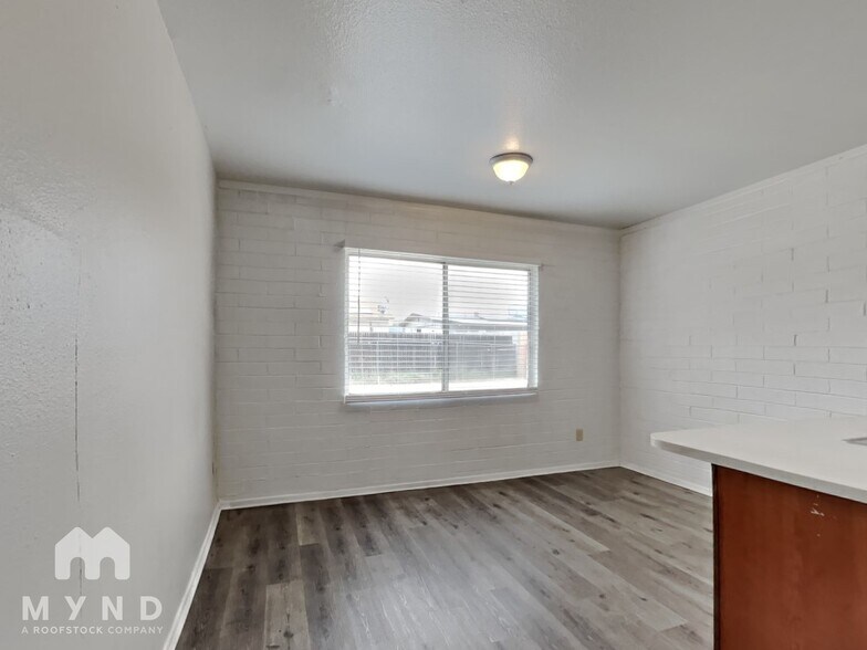 Building Photo - 15049 N 29th Ave