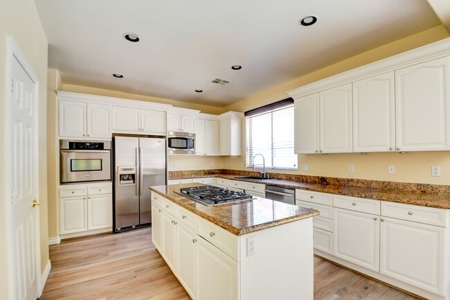 Building Photo - Rhodes Ranch Luxury Home with Pool