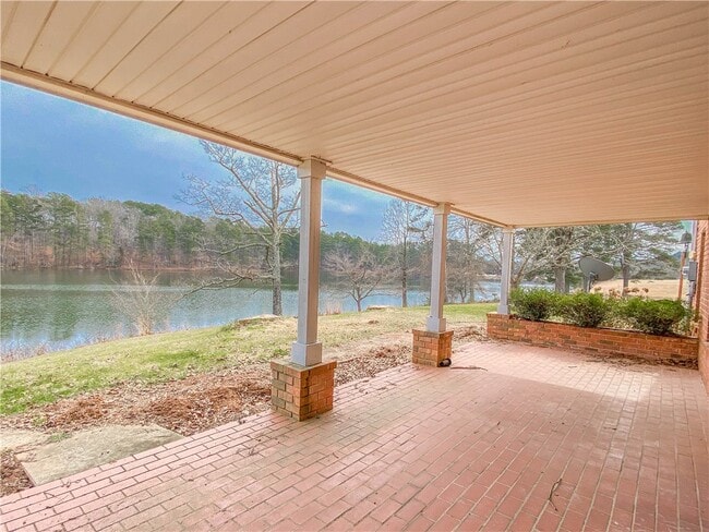 Building Photo - 255 Starritt Ln