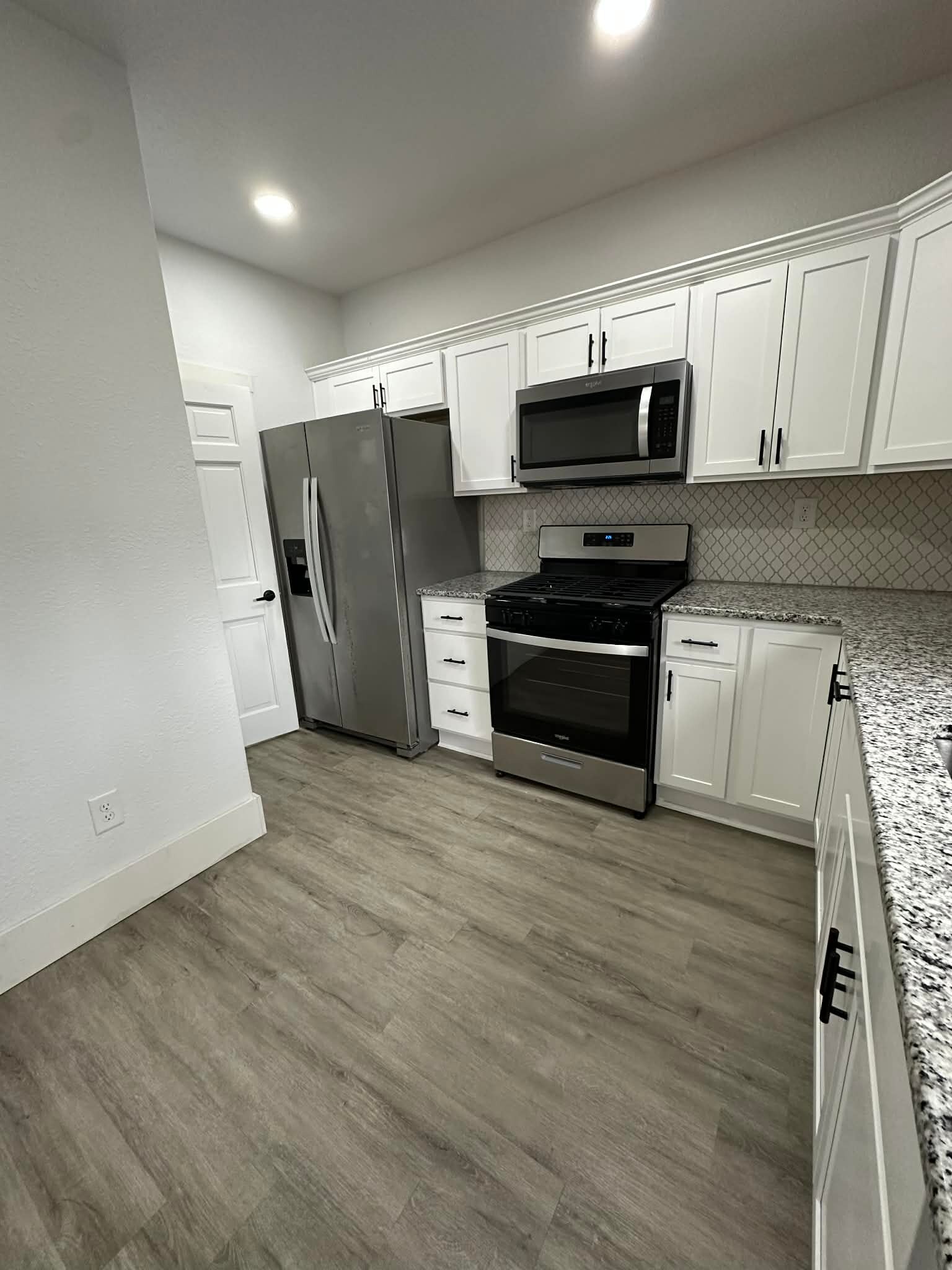 Building Photo - 725 Hopkins St