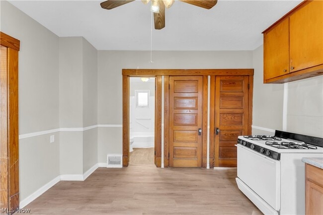 Building Photo - 4118 Clybourne Ave