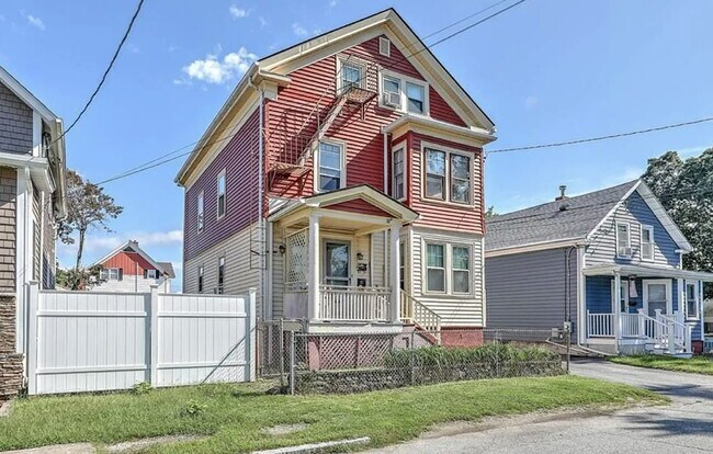 Building Photo - 154 Blanding Ave
