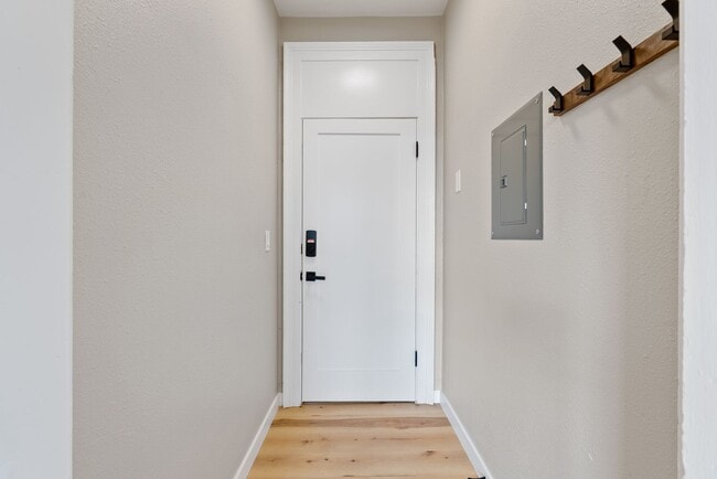 Building Photo - Fully Renovated Studio In Historic Avalon Building