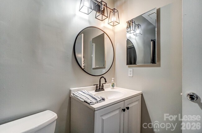 Building Photo - 8518 Castle Pine Ct