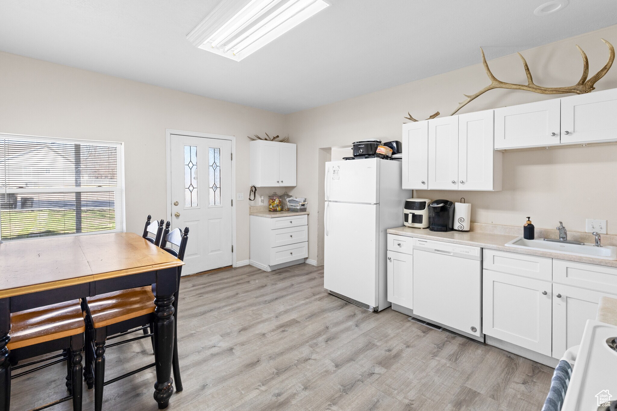 Building Photo - 389 S 200 E St