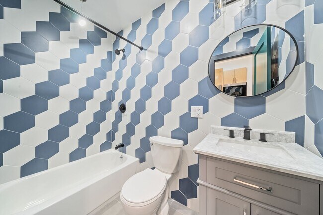 Building Photo - 2458 Lorillard Pl