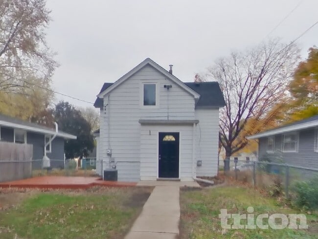 Building Photo - 3910 Scott Ave N