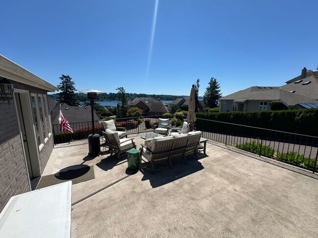 Building Photo - 4bd/4ba Kirkland House