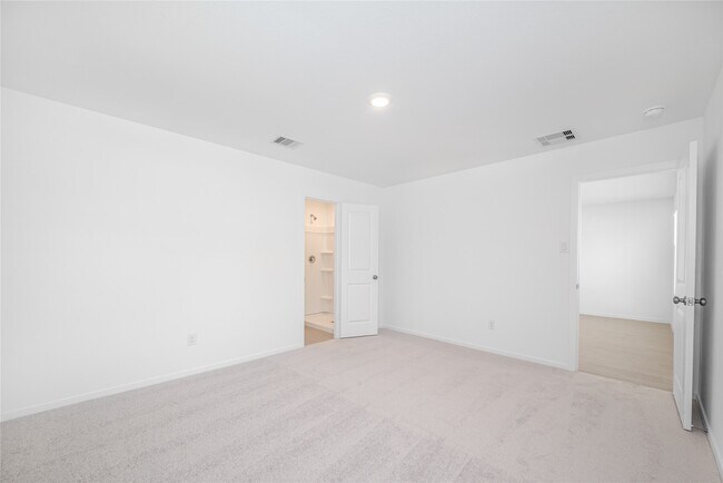 Building Photo - 21043 Santopadre St