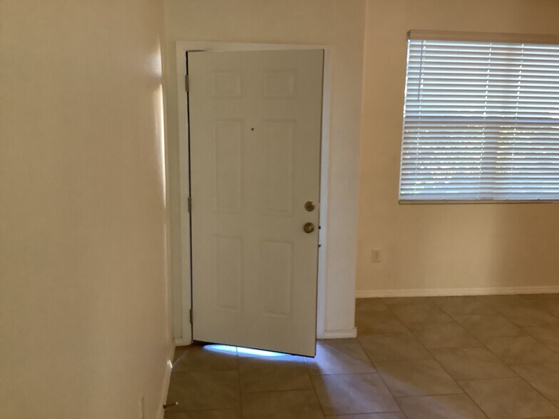 Building Photo - 2281 Solara Loop NE