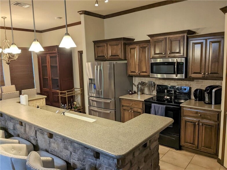 Building Photo - 2508 Black Oaks Cir