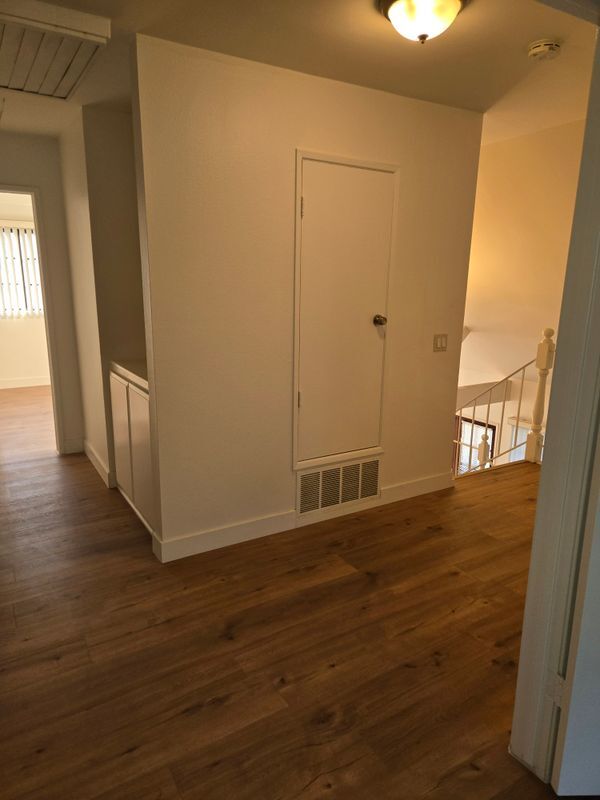 Building Photo - 2435 Greenwich Dr