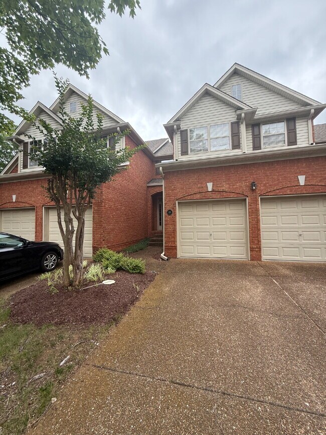 Building Photo - "Spacious 3-Bedroom Gem in Brentwood – FENCED yard. Modern Comfort with 2.5 Baths and 1850 Sq Ft!"