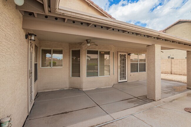Building Photo - New Listing in Avondale