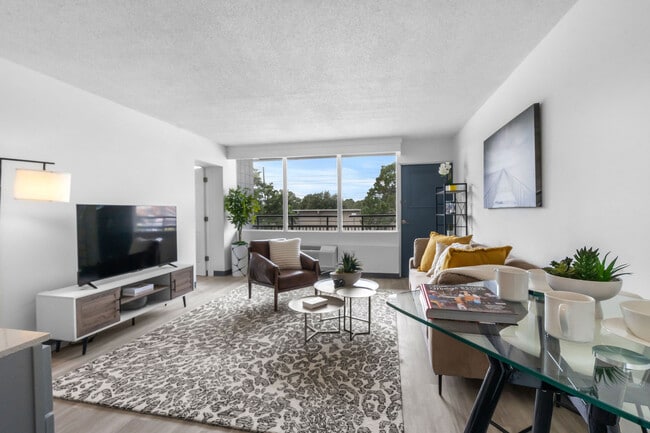 One Bedroom/Two Bathroom - Indigo