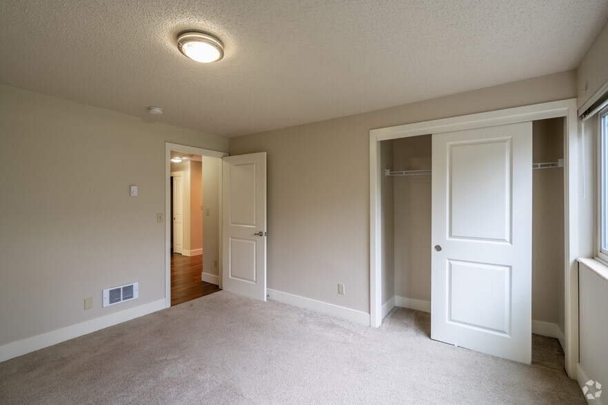 2BD, 2BA - 1,245SF - Nob Hill Apartments