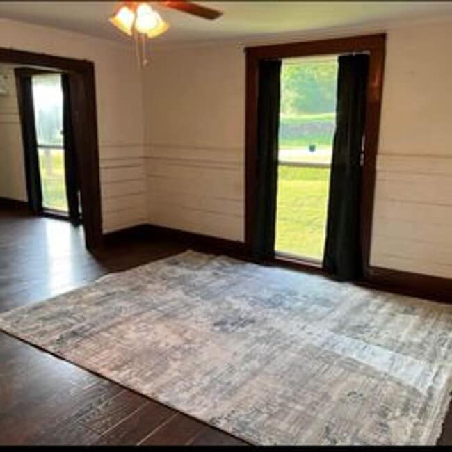 Building Photo - Hughes Springs 2 Bedroom Home
