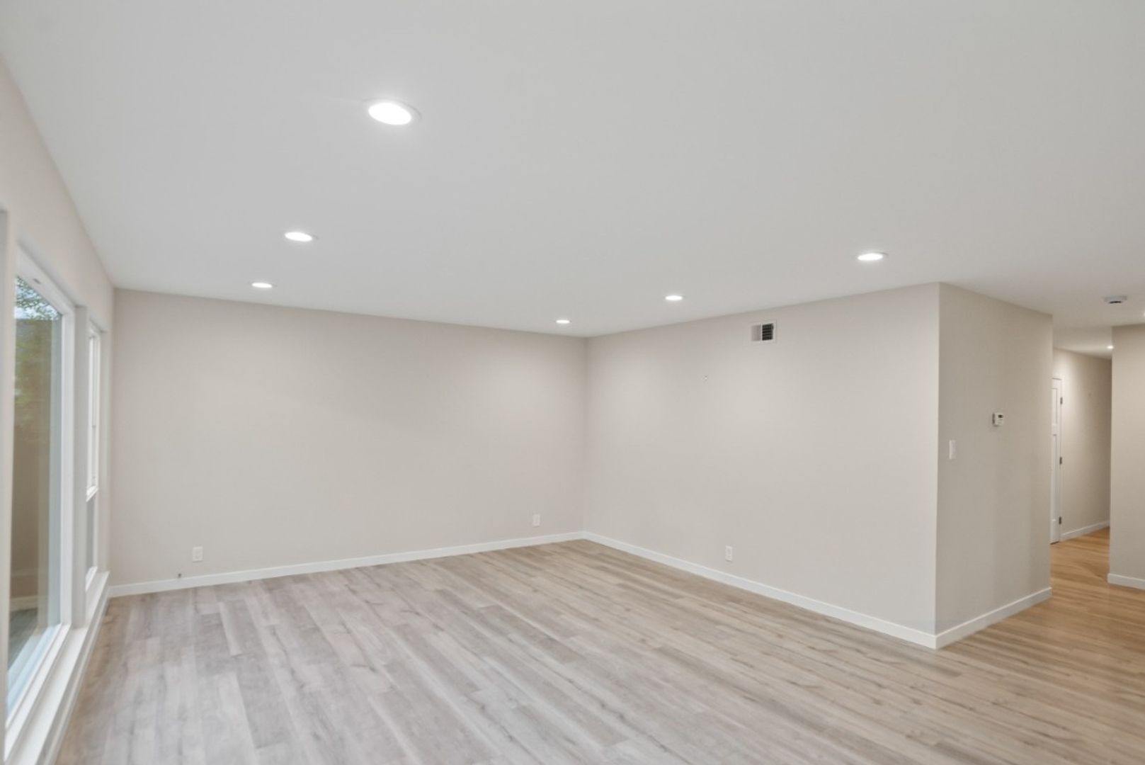 Building Photo - 692 Pomeroy Ave