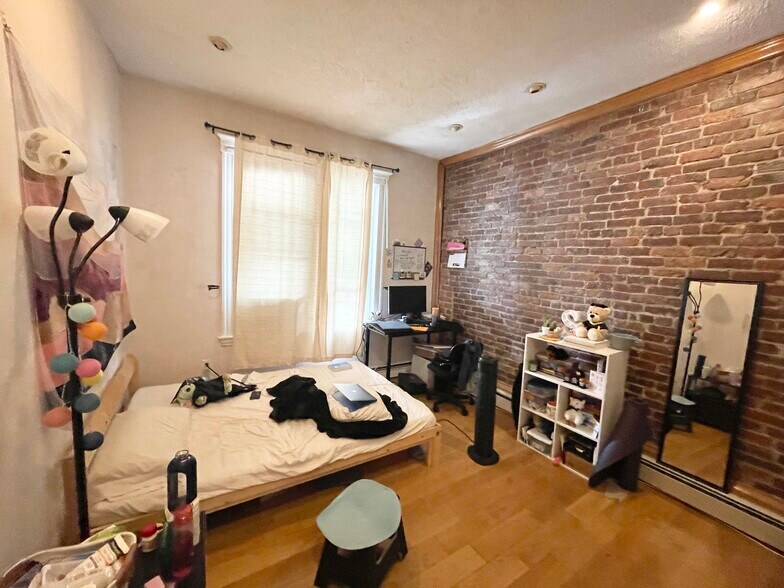 Building Photo - 22 S Huntington Ave