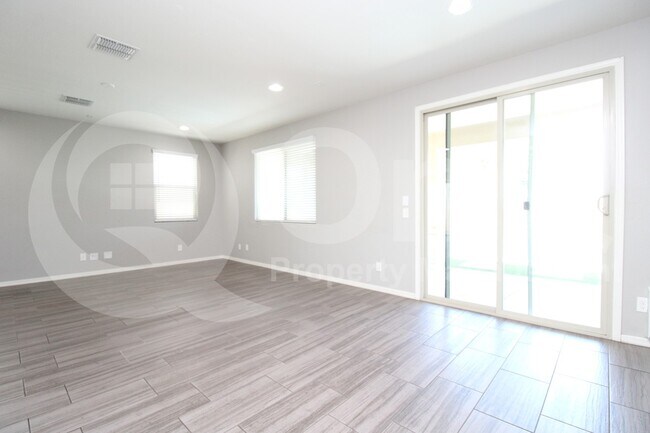 Building Photo - 2100 E Wisteria Dr