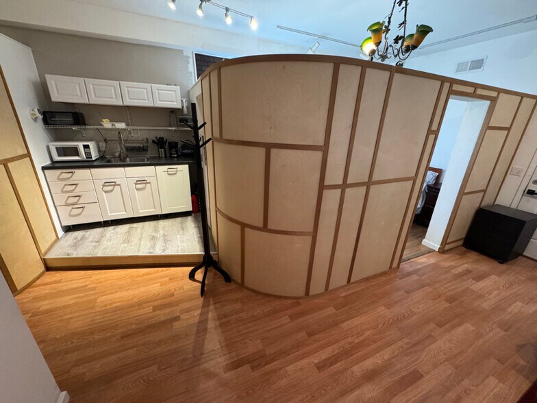 Building Photo - 688 Nebraska St