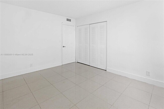 Building Photo - 9001 SW 77th Ave
